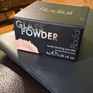 Rodial Glass Powder - Loose Blurring Powder in Black and Silver